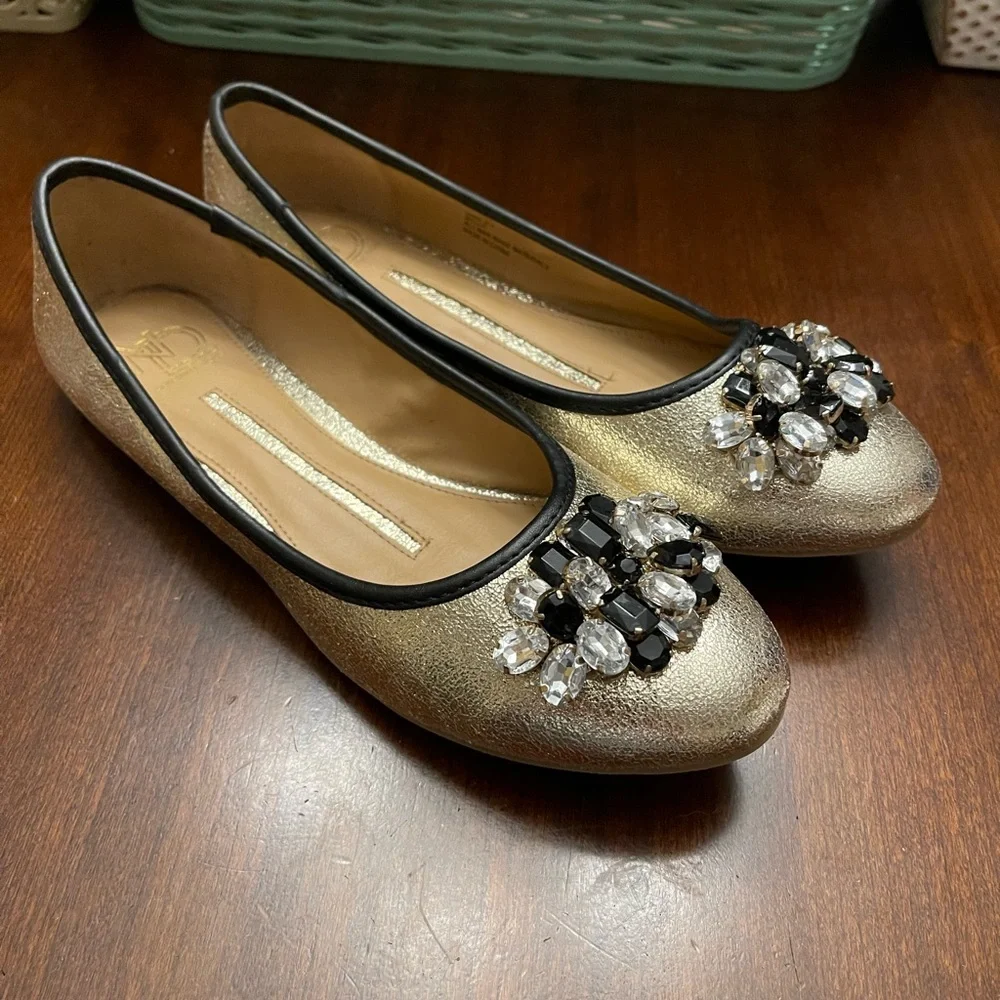 NWOT New Direction Bella Embellished Flats - Picture 3 of 7